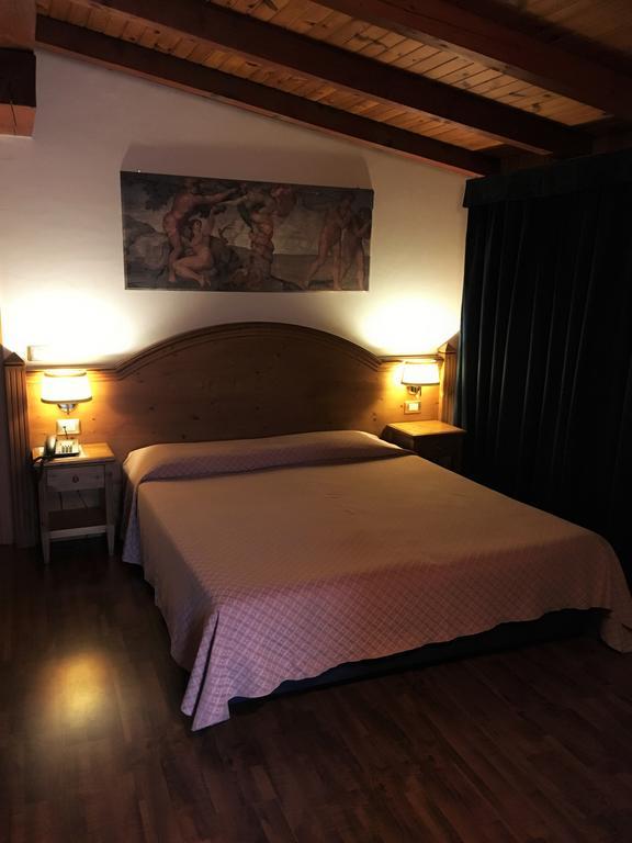Albergo Scarpone Forni Avoltri Exterior foto