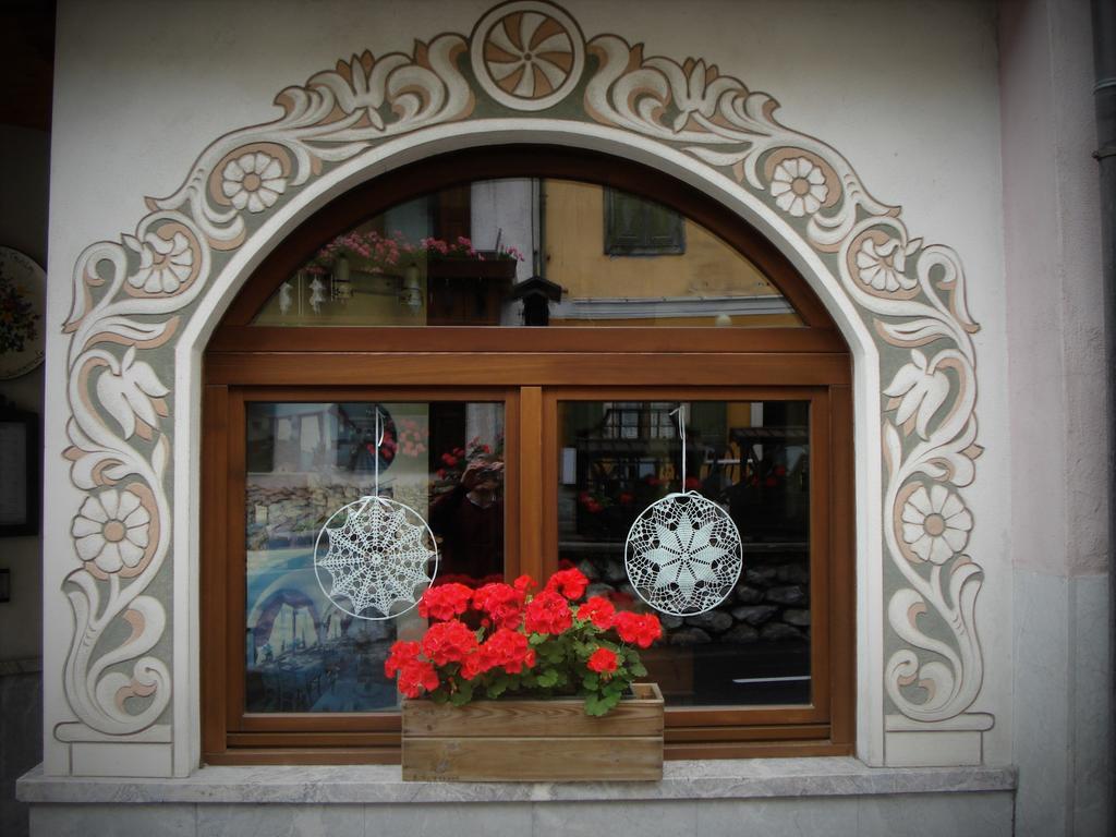 Albergo Scarpone Forni Avoltri Exterior foto